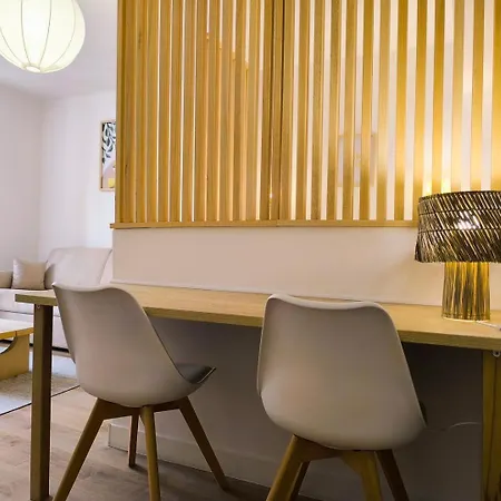 Large Bright * Poitiers