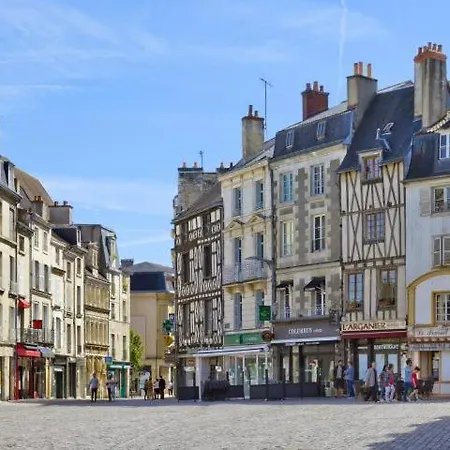 Large Bright Apartment Poitiers
